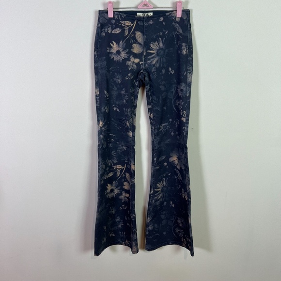 We The Free Pants - Free People We The Free Women’s Penny Pull Printed Navy Combo Flare Jeans 26 New